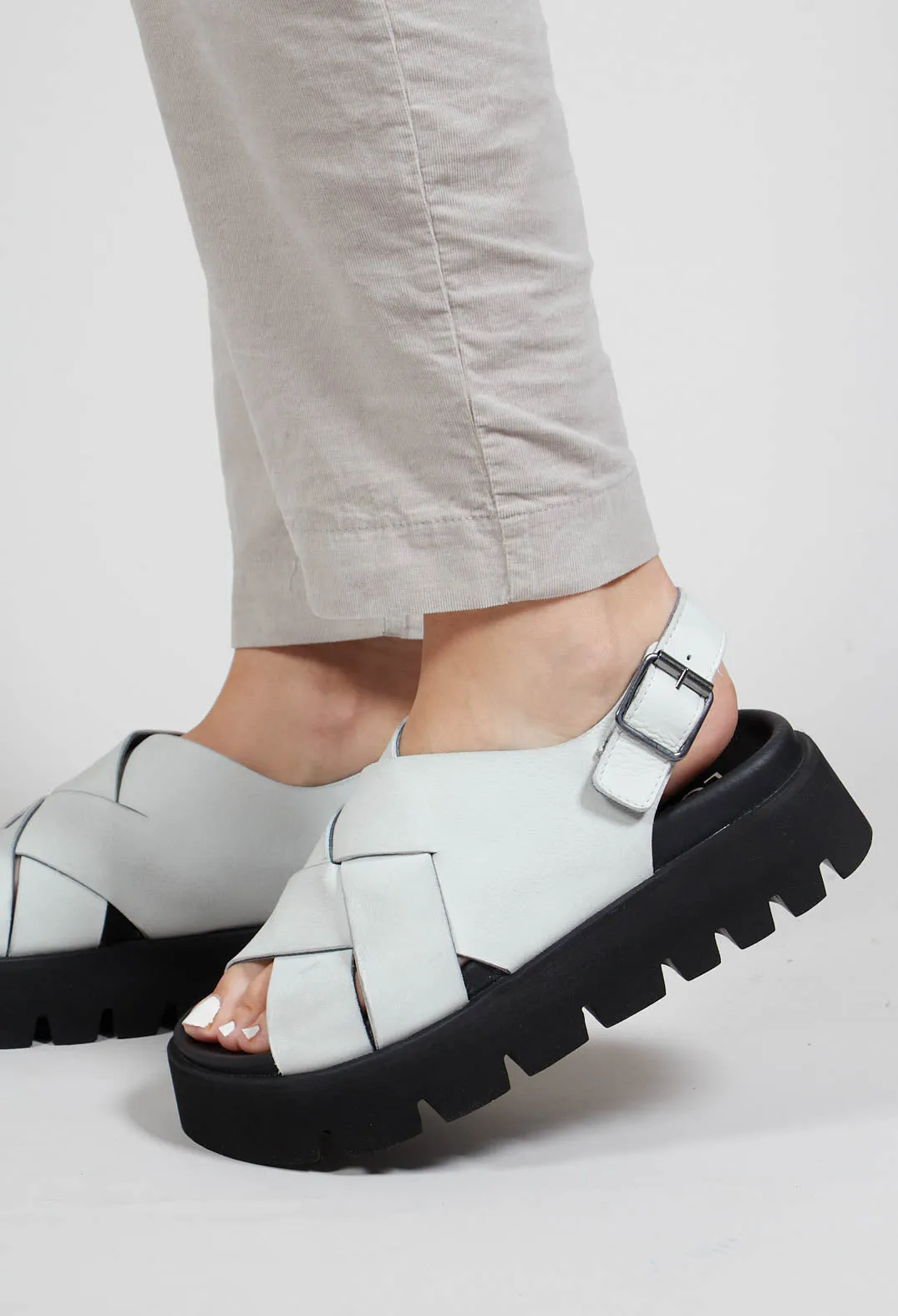 Cross Strap Sandals in Gasoline Bianco Ottico