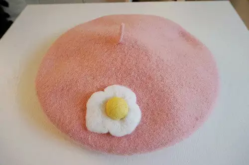 ''MACAROON EGG'' BERET BY51026