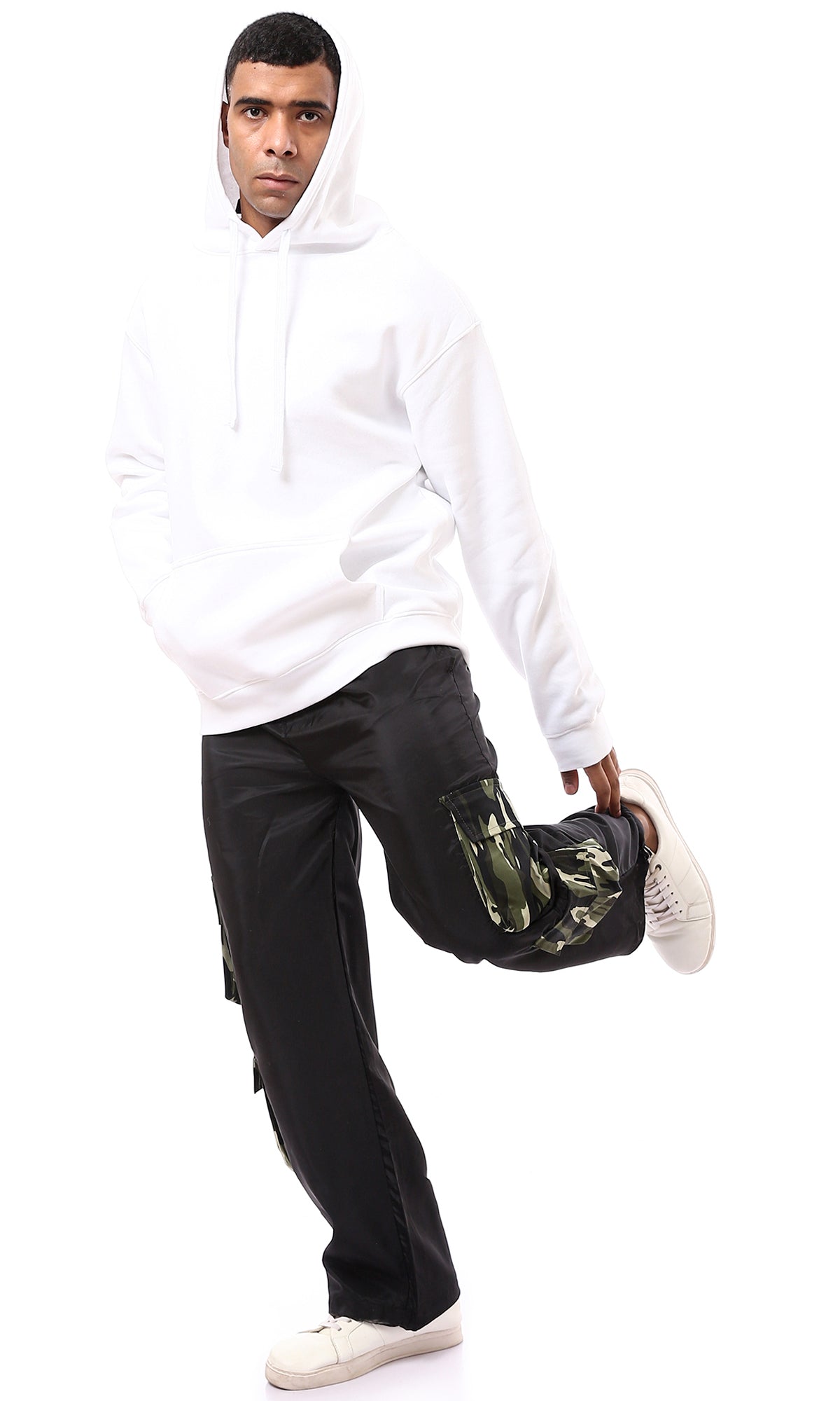 O174052 Black Waterproof Cargo Pants With Camouflage Pockets