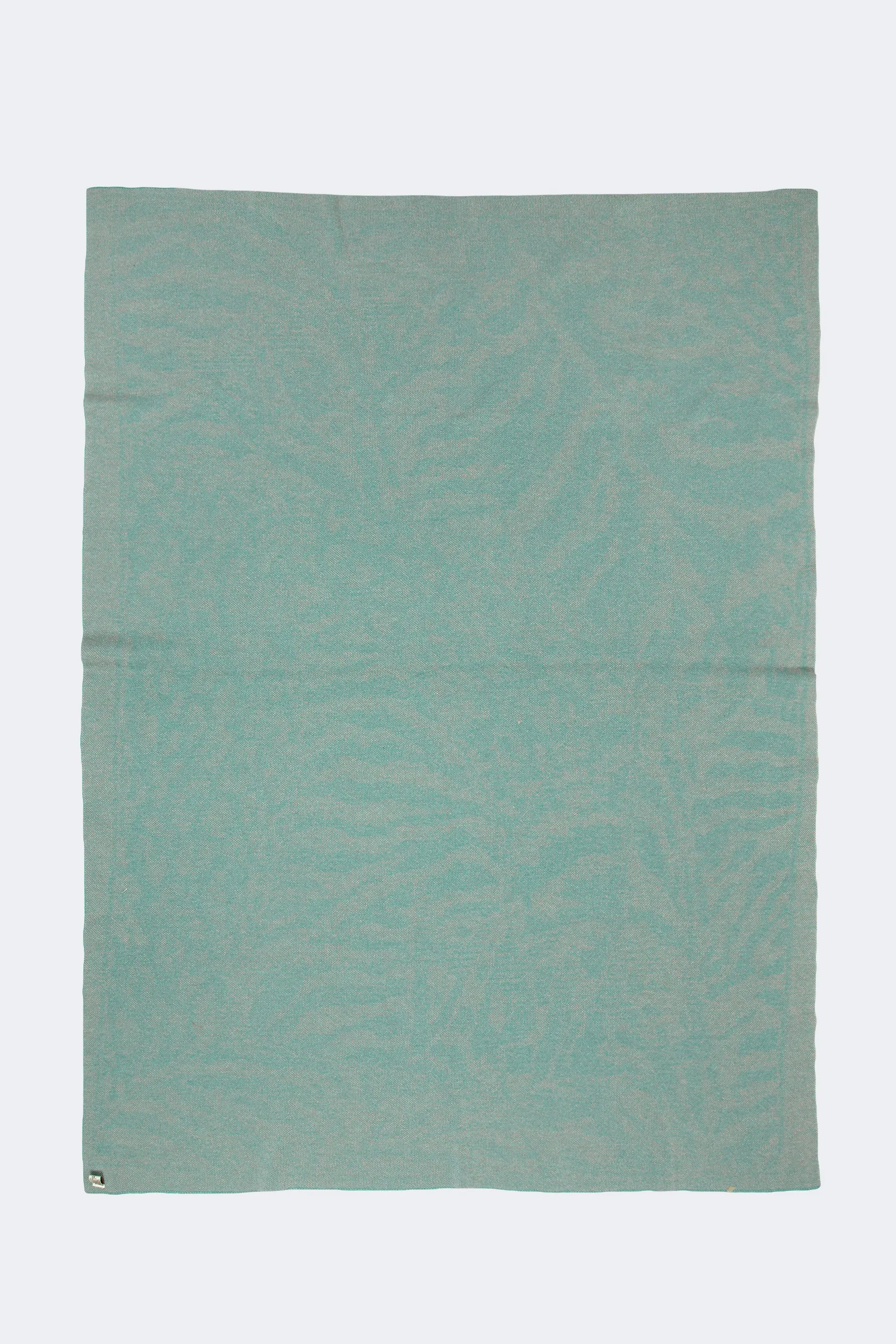 Zip jacquard blanket